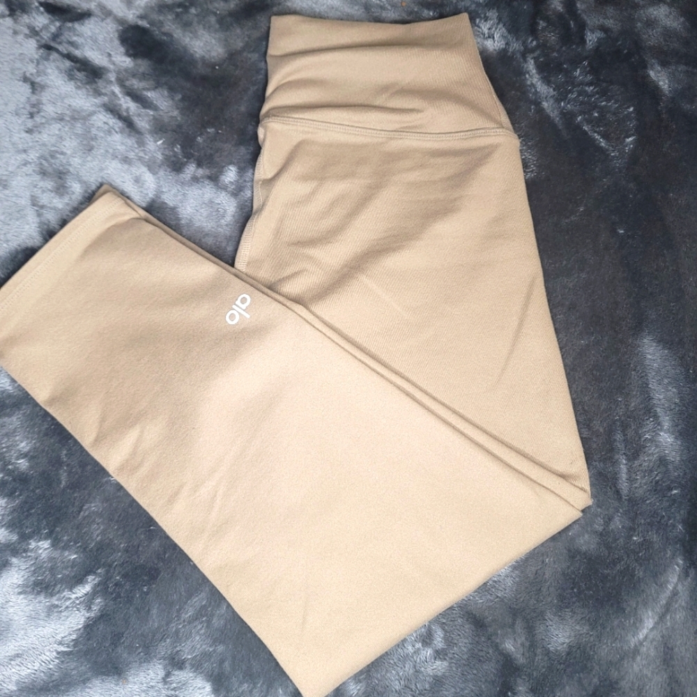 Alo yoga pants tan